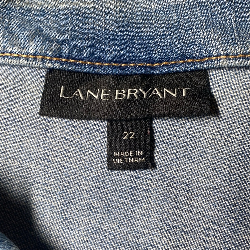Lane Bryant Distressed Embroidered Patches Denim Jean Jacket Size 22 - Picture 6 of 7